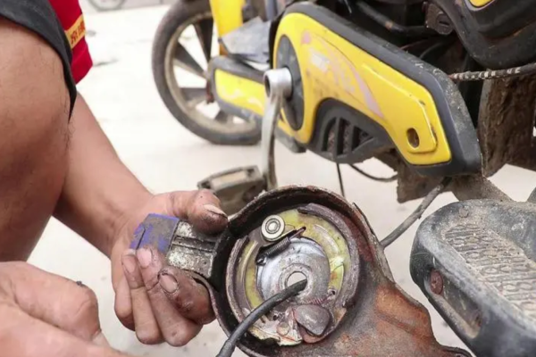 台中市电动车刹车故障